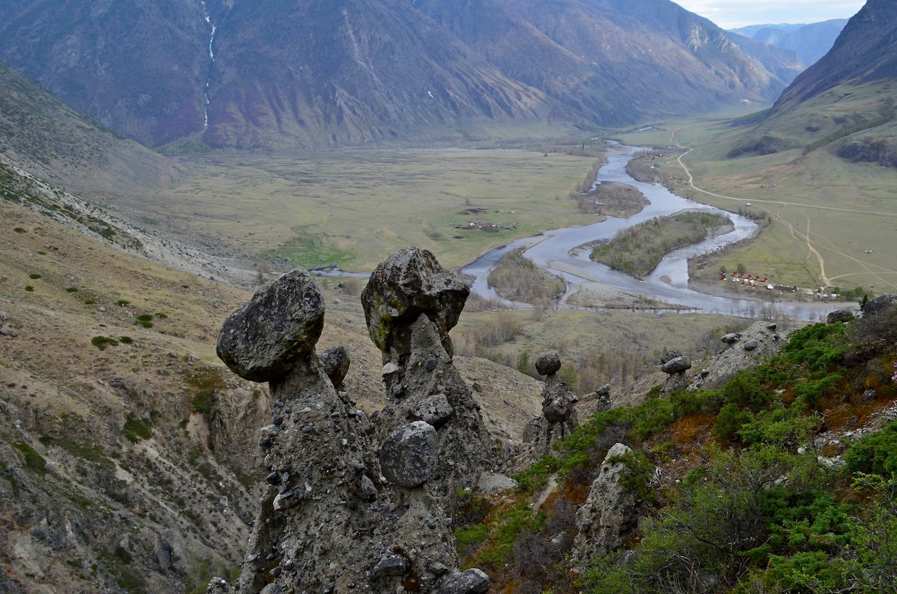 Каменные грибы, долина реки Чулышман, Алтай