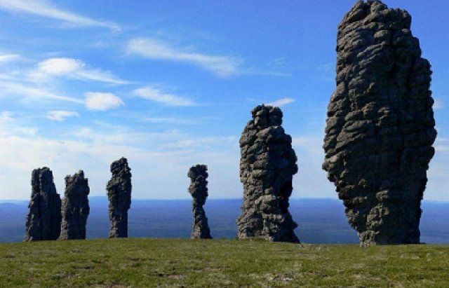 Маньпупунёр (Столбы выветривания)в Коми