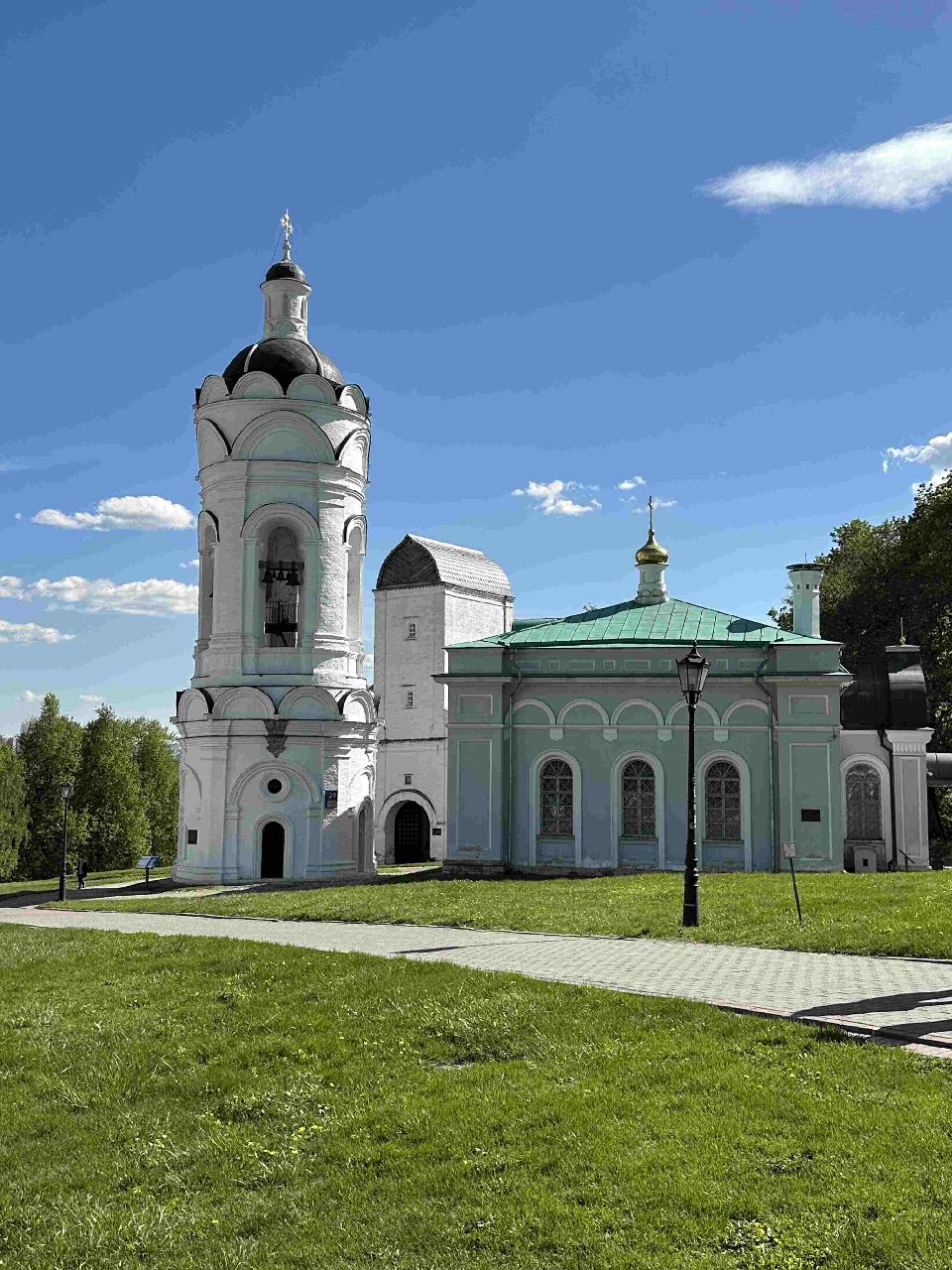 Церковь Георгия Победоносца в парке Коломенское